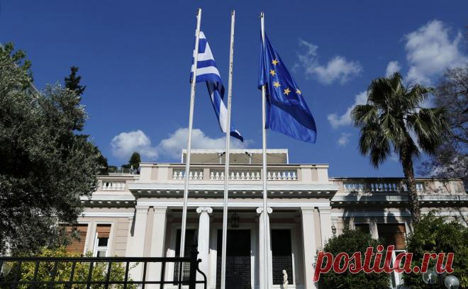 В резиденции премьер-министра Греции произошел пожар. В резиденции премьер-министра Греции Кириакоса Мицотакиса — Дворце Максима в Афинах — произошел пожар.