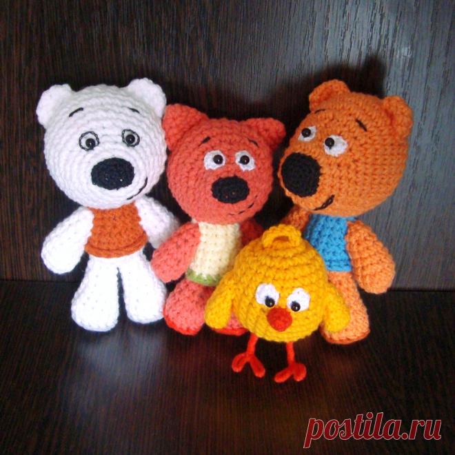 PDF Мимимишки крючком. FREE crochet pattern; Аmigurumi animal patterns. Амигуруми схемы и описания на русском. Вязаные игрушки и поделки своими руками #amimore - ми-ми-мишки, маленькие мимимишки, медведь, медвежонок, мишка из мультфильма, Лисичка, Кеша, Тучка, Цыпа, лиса, цыпленок.