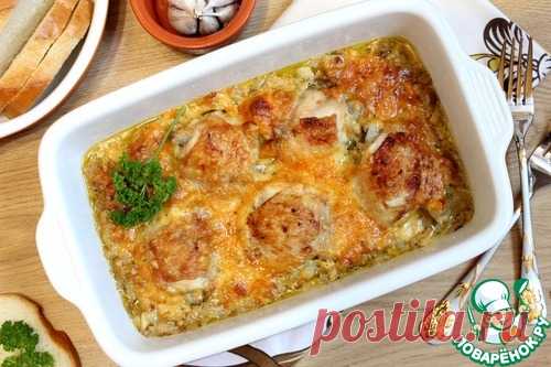 Куриные бедра в луково-сырном соусе