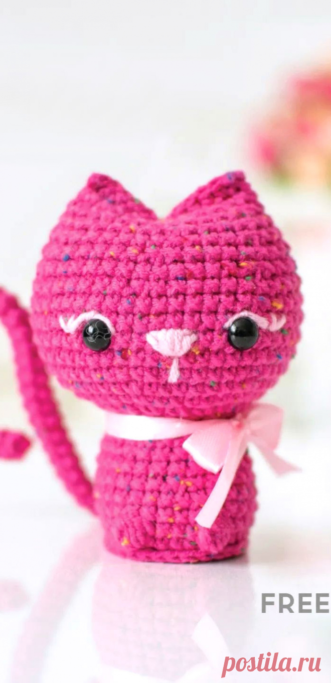 PDF Кошечка Святого Валентина крючком. FREE crochet pattern; Аmigurumi animal patterns. Амигуруми схемы и описания на русском. Вязаные игрушки и поделки своими руками #amimore - маленькая кошечка ко дню Всех Влюблённых, кошка на 14 февраля, котик, котёнок, кот, валентинка.