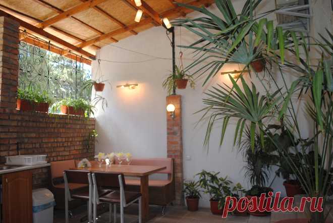 После хорошей работы надо отдыхать! 
 Гостевые номера в частном секторе со своим уютным "итальянским" двориком. Сайт: «Крымская волна» http://vip-yalta.ru
 Можно связаться с нами по телефонам:
          +79787388151, +79787388150
 Viber    +79787388151, +79787388150
 WhatsApp +79787388151, +79787388150
Skype     vipyalta