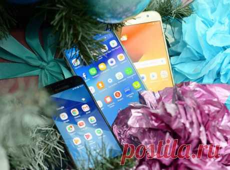 Samsung официально представила обновленные смартфоны Galaxy A3, A5 и A7 2017 года Samsung анонсировала обновленную линейку смартфонов Galaxy A (2017). Устройства впитали дизайнерские наработки прошлого поколения серии и актуальных флагманов компании.