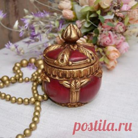 Вчера у нас в гостях была Зоя Меркулова с мастер-классом “Роспись - это целое искусство”! На своем выступлении мастер раскрыла секреты и хитрости этой техники и научила всех участников создавать нужный узор или рисунок на той или иной поверхности! 
А сегодня у Вас есть возможность приобрести совершенно новые мастер-классы, которые Зоя Меркулова подготовила специально для участников Рождественских встреч 

НОВИНКА! Видео мастер-класс Создай неповторимую форму заготовки. Шка...