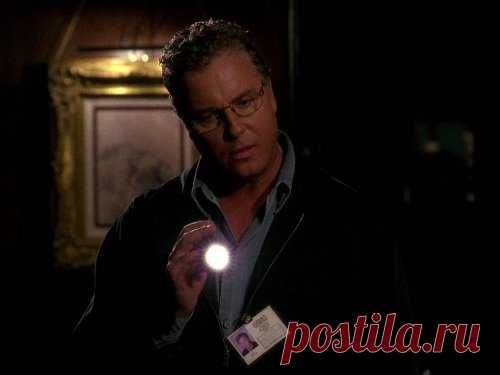 Уильям Петерсен