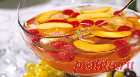 Крюшон из арбуза с ананасовым соком и апельсиновым ликером рецепт с фото - 1000.menu
