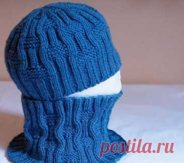 Стильные шапочка и снуд спицами Для работы потребуется: 80 г пряжи Nako bambino цвета джинс (25% шерсть, 75% акрил (в 50 г – 130 м)); Чулочные спицы 3 и 3,5 мм.Вязать будем в две нити.Связав образец, определяем, сколько петель содержится в десяти сантиметрах:В 10 см – 18 петель50 см &mdash; ?50х18/10=90 петель.Добавляем...