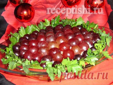 Салат "Тиффани" с курицей и виноградом | Кулинарные рецепты с фото на Рецептыши.ру