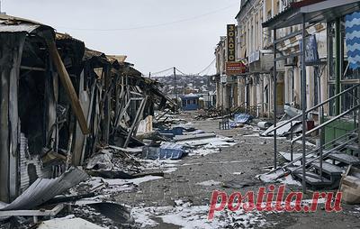 Sky: ВСУ прячут танки и бронетранспортеры в жилой застройке Артемовска. Репортер канала Алекс Росси отметил, что, согласно информации украинских военнослужащих, российские войска сейчас находятся на окраине города и в скором времени могут прорвать оборону