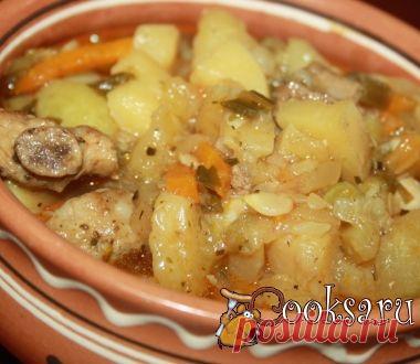 Летнее рагу со свининой и зеленым горошком в стручках и свежими овощами фото рецепт приготовления