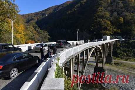 В Абхазии протестующие разблокировали все перекрытые ранее мосты