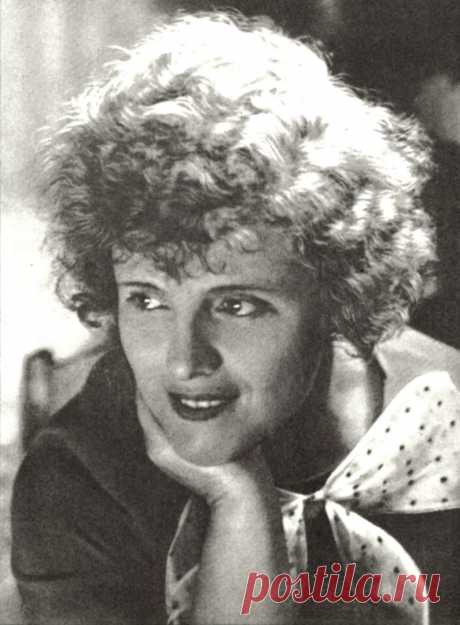 Ольга Андровская, 21 июля, 1898
 • 31 марта 1975