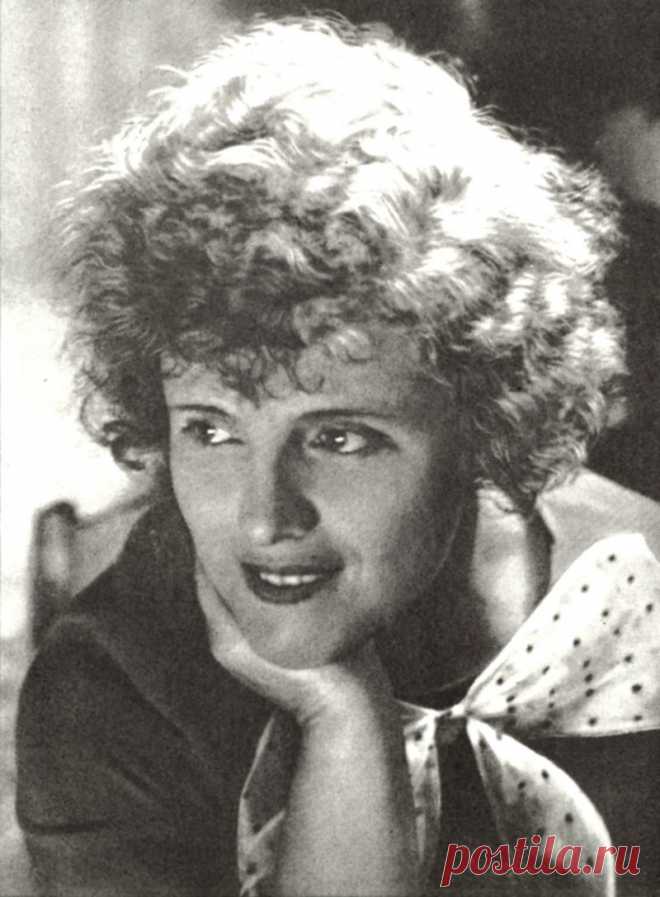 Ольга Андровская, 21 июля, 1898
 • 31 марта 1975