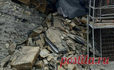 Посольство Киргизии связалось с семьями погибших в Геленджике рабочих. С семьями граждан Киргизии, погибших в Геленджике в результате обрушения грунта на строительной площадке, связалось посольство республики, им оказывают консульско-правовую помощь, сообщает пресс-служба МИД Киргизии.