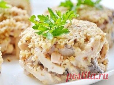 Ореховый салат с кальмарами