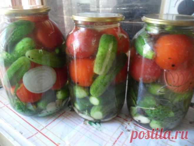 Огурцы и помидоры в сладком маринаде - Простые рецепты Овкусе.ру
