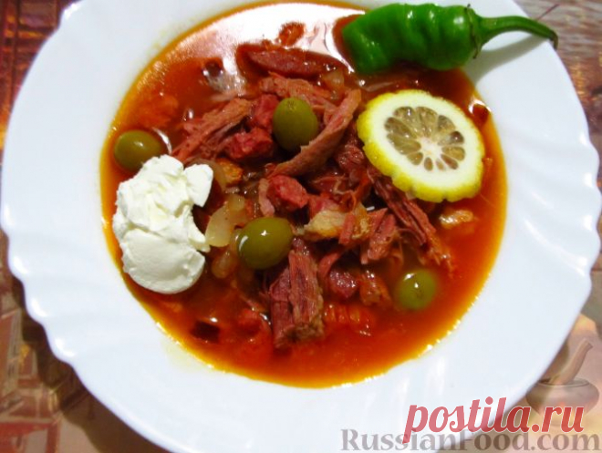 Рецепт: Настоящая солянка с копченостями на RussianFood.com