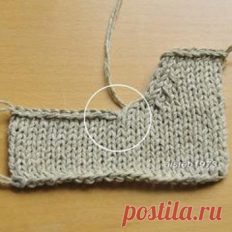 Как уменьшить неровности края при формировании горловины. 
Эту схему и формулу проймы для вставного рукава придумала и рассчитала для себя по одной единственной причине. Каждый дизайнер и автор в описаниях своих дизайнов предлагает свои расчеты формирования проймы, и каждый раз приспосабливаться к разному описанию просто стало неудобно и утомляюще, особенно, когда встречаются не очень правильные случаи описаний проймы или они не очень удобные для дальнейшего процесса сшива...