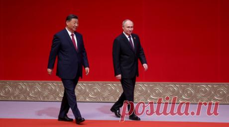 «Не изменять принципам и договорённостям»: эксперты — об исторической значимости новой эпохи в отношениях России и Китая. С 2 по 6 сентября 1994 года состоялся исторический визит в Россию председателя КНР Цзян Цзэминя. Многие считают его символической точкой отсчёта новой эпохи в отношениях двух стран. По итогам тех переговоров лидеры РФ и Китая подписали ряд документов, которые разрядили имевшуюся ранее напряжённость. Одним из важнейших направлений развития отношений Москвы и Пекина стала…