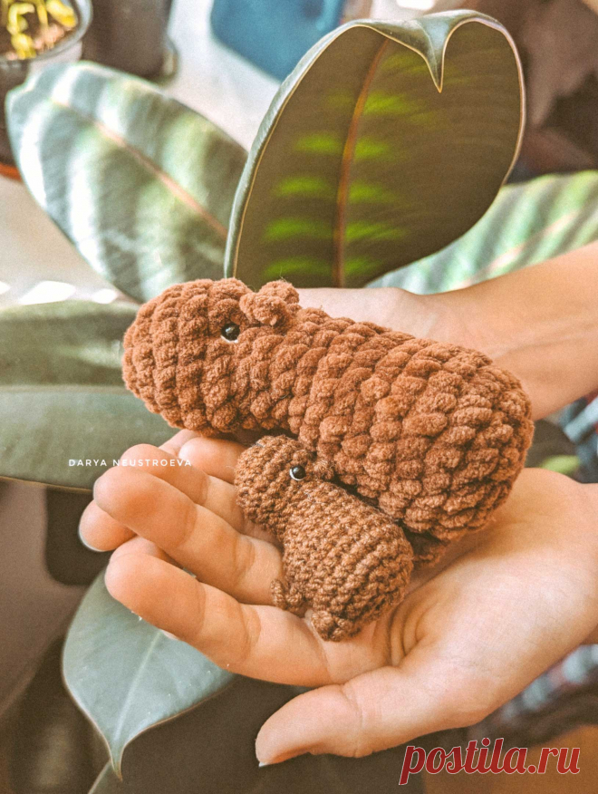 PDF Капибара крючком. FREE crochet pattern; Аmigurumi animal patterns. Амигуруми схемы и описания на русском. Вязаные игрушки и поделки своими руками #amimore - маленький капибара из плюшевой пряжи, плюшевая капибара.
