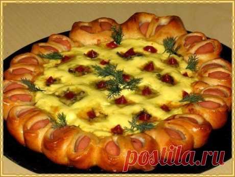 Праздничная нарядная пицца