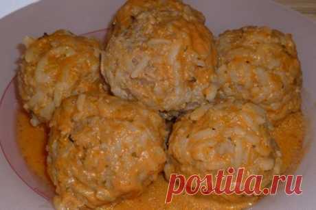 Тефтели с рисом — Домашние рецепты с фото Одно из вкуснейших мясных блюд с использованием риса – рецепт тефтелей с рисом. Для приготовления мясных тефтелей с рисом лучше использовать говядину и
