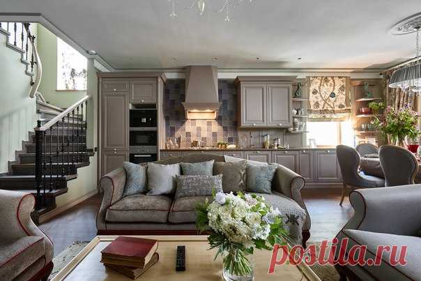 Очень уютный двухэтажный коттедж в Шатуре, 260 м2 Дизайн: Светлана Ильина Посмотреть целиком: