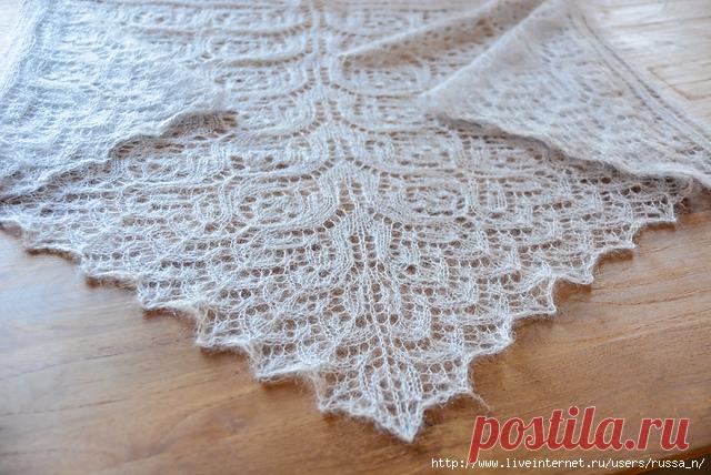 Шаль спицами "Pacifique" by Corinne Ouillon.