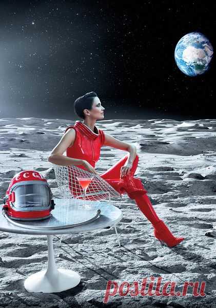 Lady in red: Ева Грин для знаменитого календаря / Surfingbird знает всё, что ты любишь