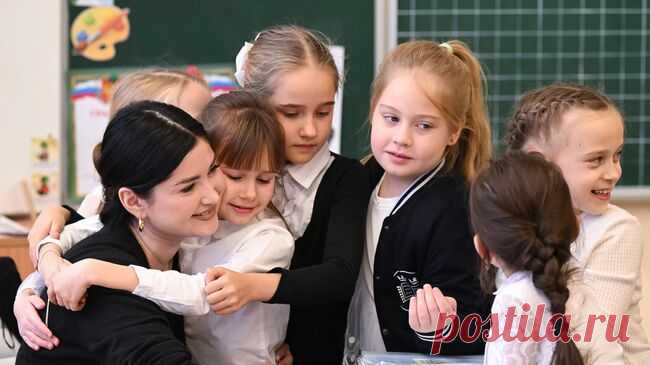 Минпросвещения создаст комиссии по защите чести и достоинства учителей