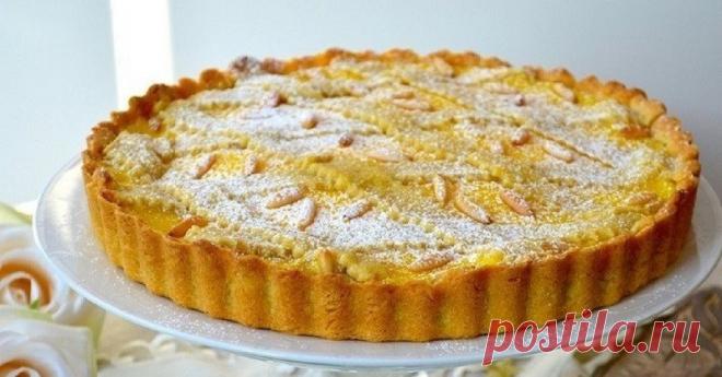 Итальянский пирог

Ингредиенты:

Для теста:

Желтки — 2 шт.
Сахарная пудра — 100 г
Цедра лимона — 1 ст. л.
Масло сливочное — 100 г
Мука — 200 г
Соль — 1 щепотка

Для крема:

Желтки — 4 шт.
Крахмал — 40 г
Сахар — 130 г
Молоко — 500 мл
Орехи кедровые — 100 г
Цедра лимона — 1 ст. л.

Приготовление

1. Удобнее всего готовить тесто в кухонном комбайне. В чашу миксера всыпьте муку, добавьте охлажденное сливочное масло, желтки, лимонную цедру, щепотку соли и сахарную пудру. Измел...