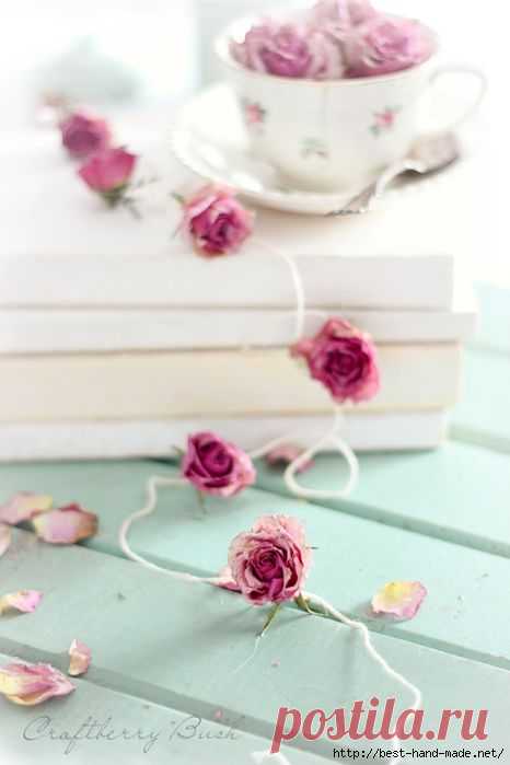 Нежная гирлянда из сухих роз....