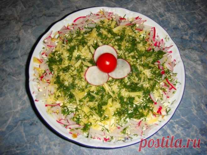 Салат Курортный с яичными блинами рецепт с фото пошагово | 1000.menu