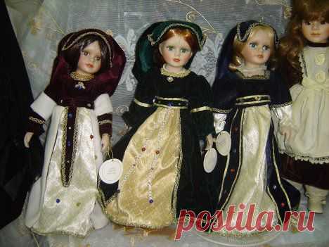Английские дамы в старинных нарядах: коллекционные куклы в Белогорье | Ты - репортёр | «Ты - репортер»: новости от очевидцев. , видео