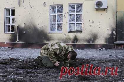 ВСУ обстреляли приемную Пушилина в Донецке. Вооруженные силы Украины обстреляли Дом культуры в Куйбышевском районе Донецка: снаряд упал недалеко от приемной главы ДНР Дениса Пушилина спустя 15 минут после окончания встречи с гражданами. В результате прилета пострадали два человека. Об этом журналистам рассказал глава Куйбышевского района Иван Адамец.