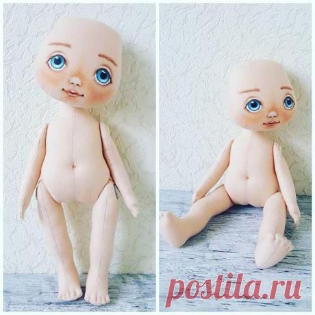 Новая выкройка куколки. Головка поворачивается. Рост 23см.Скоро в продаже с выкройками одежды! 
#процесс #выкройка #авторскаяработа #авторскаякукла #ручнаяработа #кукларучнойработы #куклы #текстильныекуклы #куклаизткани #кукладевочка #куклывмоскве #куклавподарок #кукла #куколка #игроваякукла #dolls #artdoll #doll #instadoll