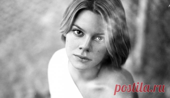 «Живое» стихотворение Веры Полозковой – «Снова не мы…»