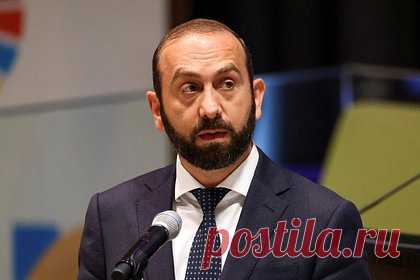 В Армении отметили регресс переговорного процесса с Азербайджаном. В последних предложениях Азербайджана по заключению мирного договора с Арменией заметен определенный регресс. Об этом рассказал министр иностранных дел Армении Арарат Мирзоян на совместной пресс-конференции с главой дипведомства Греции Йоргосом Герапетритисом. В Ереване отметили, что в частях текста есть прогресс.