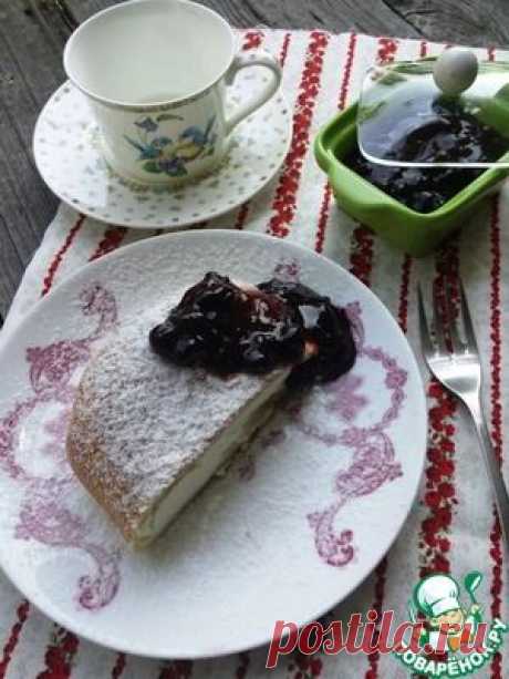 Творожный штрудель с соусом из смородины - кулинарный рецепт