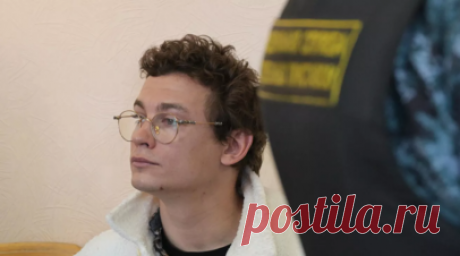 Режиссёр Баранов опроверг информацию о том, что Кологривый лишился роли Жириновского. Режиссёр Александр Баранов в разговоре с RT опроверг сообщение о том, что российский актёр Никита Кологривый лишился роли Владимира Жириновского из-за дебоша в баре и ареста. Читать далее