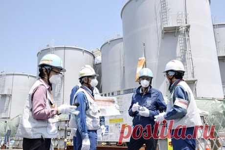 Японии разрешили слить загрязненную ядерными отходами воду в океан. Международное агентство по атомной энергии (МАГАТЭ) одобрило план сброса воды с АЭС «Фукусима-1» в Японии. С визитом в страну приехал глава организации Мариано Гросси. Он заявил, что сброс не окажет значительного радиологического воздействия на окружающую среду и на человека.