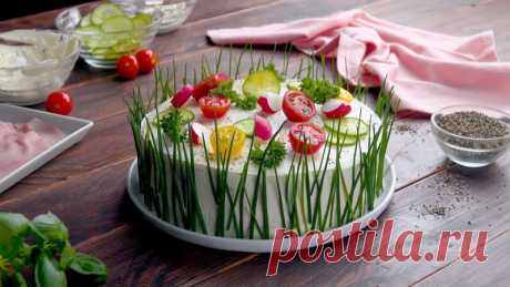 Бутербродные тортики: самое летнее блюдо на закуску. Вкусно 
Что может быть проще, чем приготовить бутерброд? Это и готовкой-то трудно назвать. Впрочем, даже такое простое блюдо можно сделать настоящим украшением стола. Сегодня мы узнаем, как приготовить на за…