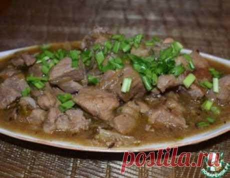 Нежнейшее мясо в пиве под потрясающим луковым соусом! Рецепт очень прост, продукты самые обычные, но на выходе...