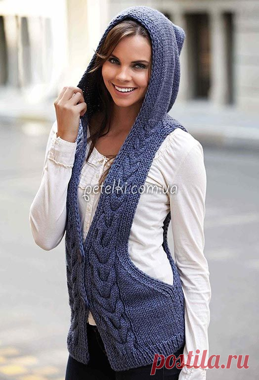 Жилет с капюшоном.