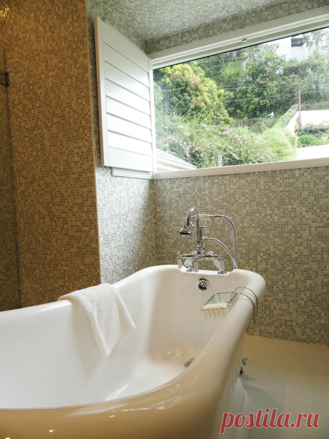 Pictures of Beautiful Luxury Bathtubs - Ideas & Inspiration | Bathroom Ideas & Design with Vanities, Tile, Cabinets, Sinks | HGTV