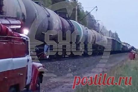 Флаг РДК найден на месте взрыва железной дороги в Брянской области. Диверсанты оставили флаг «Русского добровольческого корпуса» (РДК) на месте взрыва железной дороги в Брянской области. Основателя организации Дениса Капустина (внесен в РФ в перечень причастных к экстремистской деятельности или терроризму) ранее заочно арестовали за нападение на брянское село и покушение на бизнесмена.