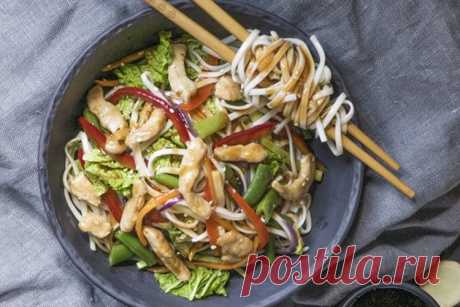 15 простых рецептов лапши вок с курицей