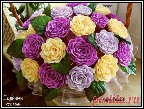 Розы из гофрированной бумаги