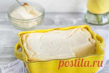 Творожная запеканка без муки и манки

Творожная запеканка без муки и манки для всех, кто 1/. худеет; 2/. употребляет в пищу только мало углеводов; 3/. любит есть вкусны е десерты. И, конечно, рецепт для детей!

Рецепт только с 4 ингредиентами - еще один плюс! И самое главное - готовить запеканку очень просто!
Это отличный и простой рецепт запеканки из творога.