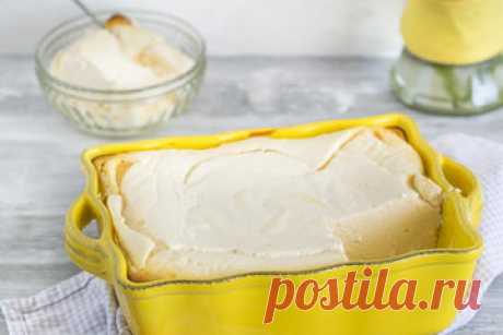 Творожная запеканка без муки и манки

Творожная запеканка без муки и манки для всех, кто 1/. худеет; 2/. употребляет в пищу только мало углеводов; 3/. любит есть вкусны е десерты. И, конечно, рецепт для детей!

Рецепт только с 4 ингредиентами - еще один плюс! И самое главное - готовить запеканку очень просто!
Это отличный и простой рецепт запеканки из творога.