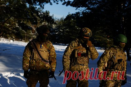На Украине предложили вручать повестки по электронной почте. Повестки на Украине планируют вручать по электронной почте и заказным письмом. Об этом сообщил представитель президента Владимира Зеленского в Верховной Раде Федор Вениславский. Уведомление о поступлении заказного письма будет приходить в почтовый ящик, а саму повестку будут передавать сотрудники почтовых служб.